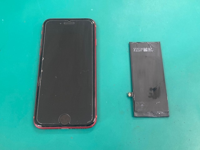 iPhone SE 第2世代 のバッテリー交換を行いました